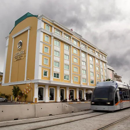 Latanya Palm & Airport Hotel
