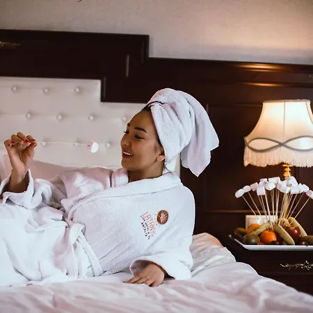 Latanya Palm & Airport Hotel 4*