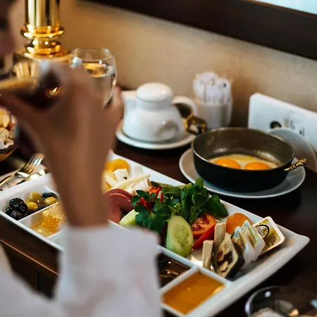 Hotel Latanya Palm &